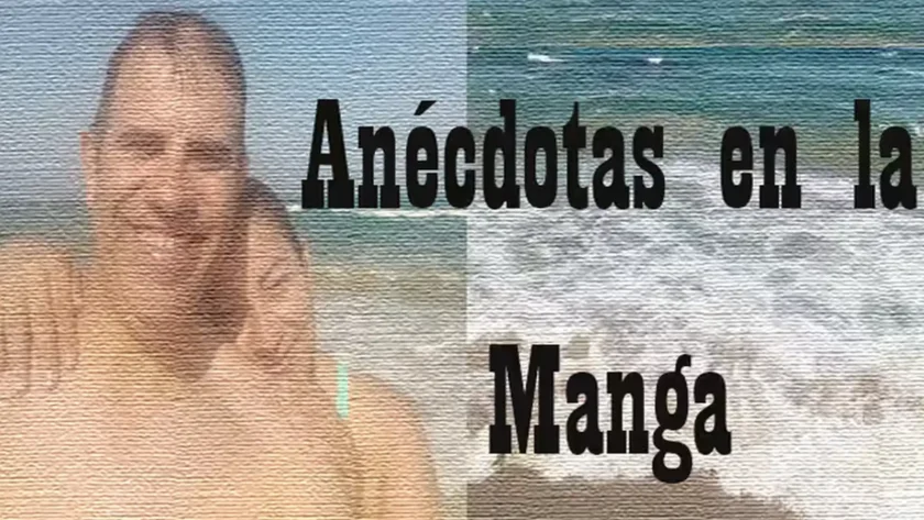 Anécdotas de la Manga con una pareja hispanocolombiana abrazada en la playa de La Manga en agosto, con olas al fondo y estilo de dibujo animado, compartiendo momentos veraniegos.